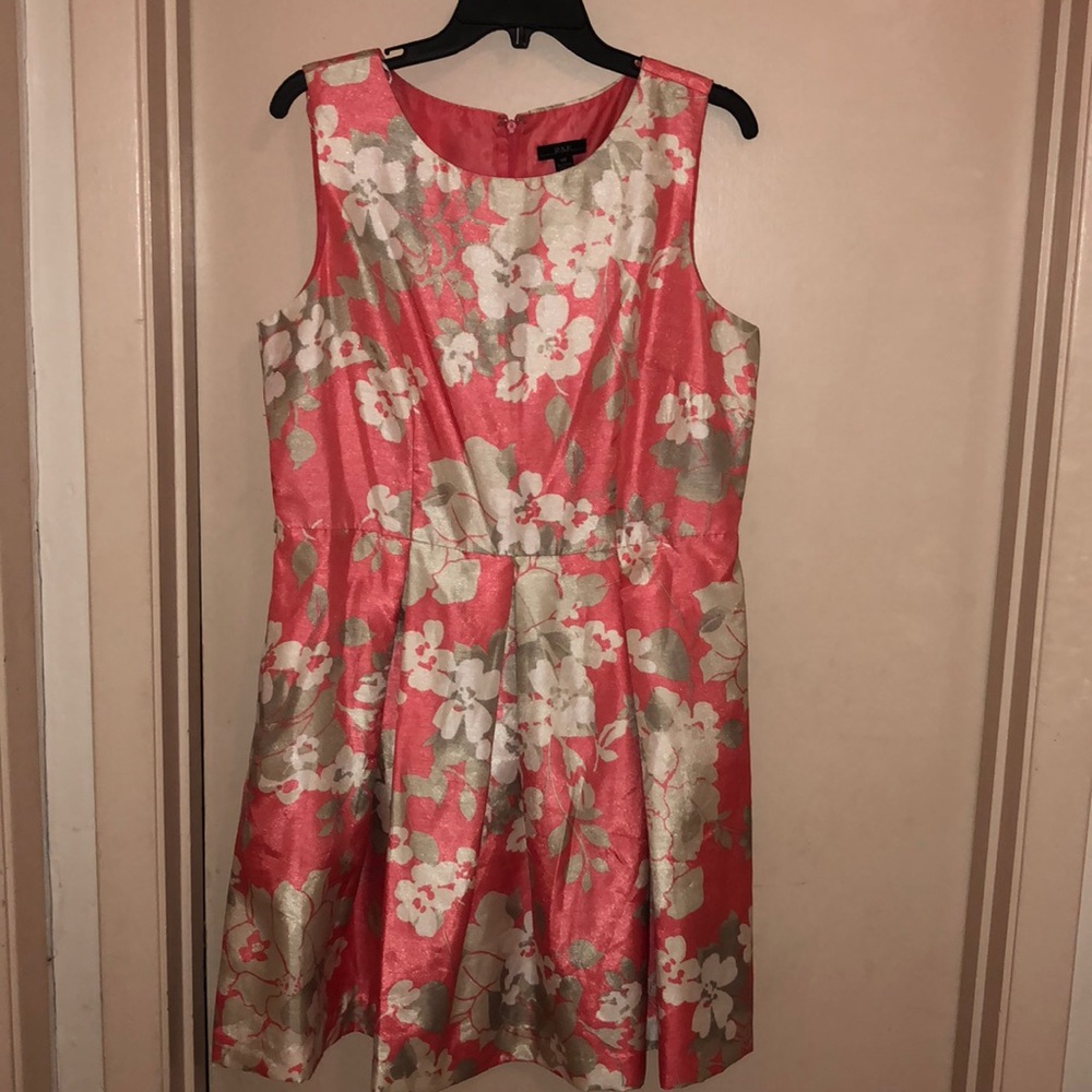 Floral salmon mid length dress 50s.